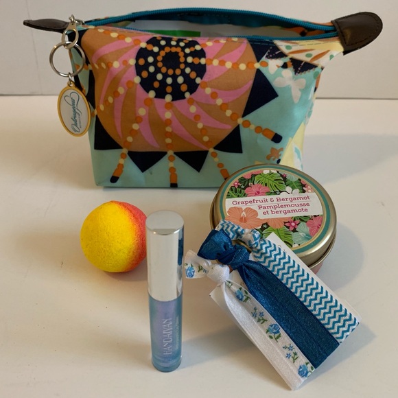 💜 Makeup Bag Kit 💜 - Picture 1 of 8